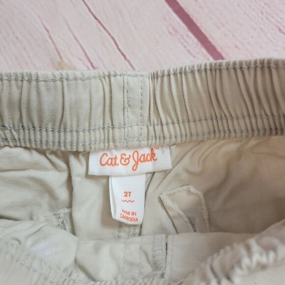 Cat and Jack shorts 2T - Picture 3 of 3